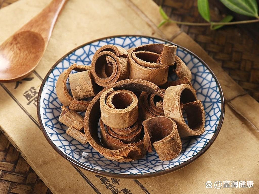 湿气重别乱用药！一张八百年古方，专克湿气，三味药煮水，排出一身的湿气
 
中医说