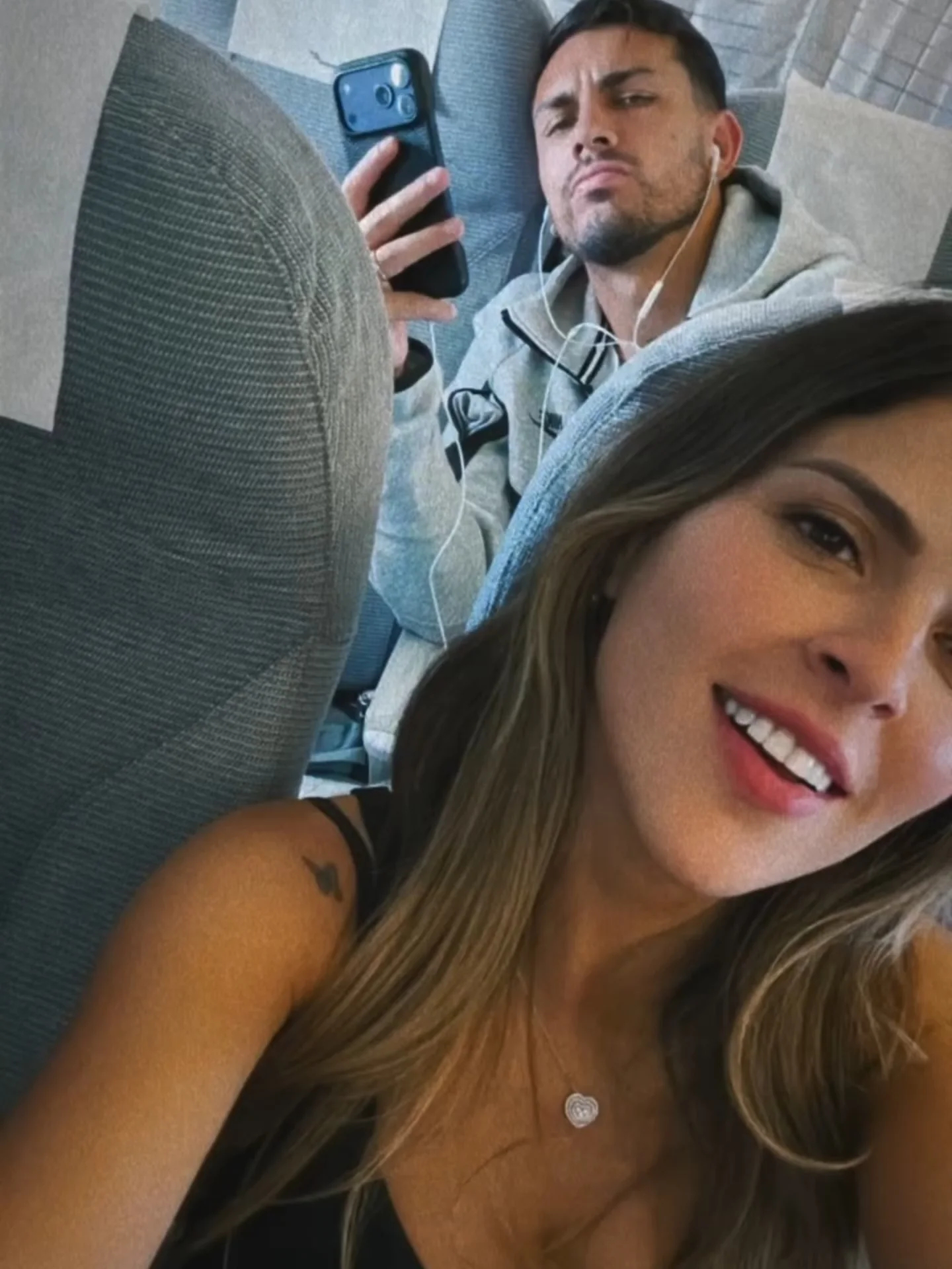 帕雷德斯和家人在罗马和芬兰度假🌴阿根廷球迷俱乐部