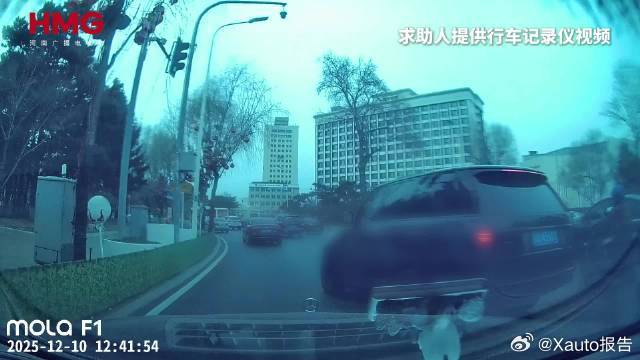 男子遭路虎1分钟恶意别停8次后追尾路怒斗气，害人害己。退一步海阔天空，忍一时风平