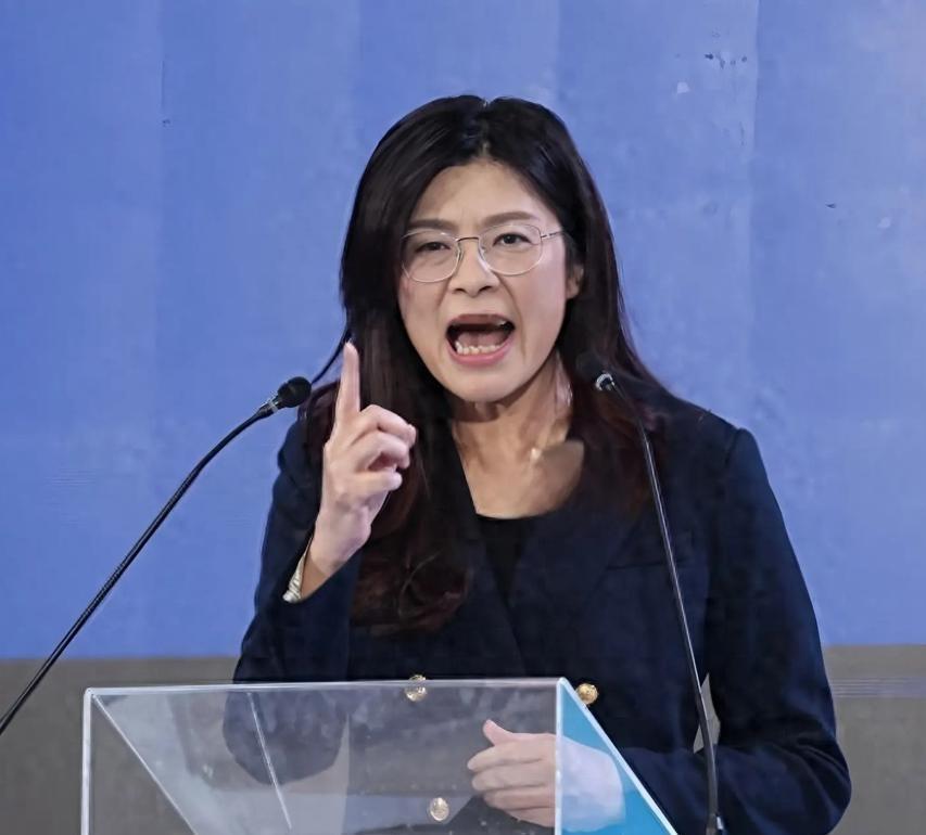 综述一下郑丽文敢想又想干的大事，首先是想国民党与大陆平等对话，寻求台湾与大陆和平