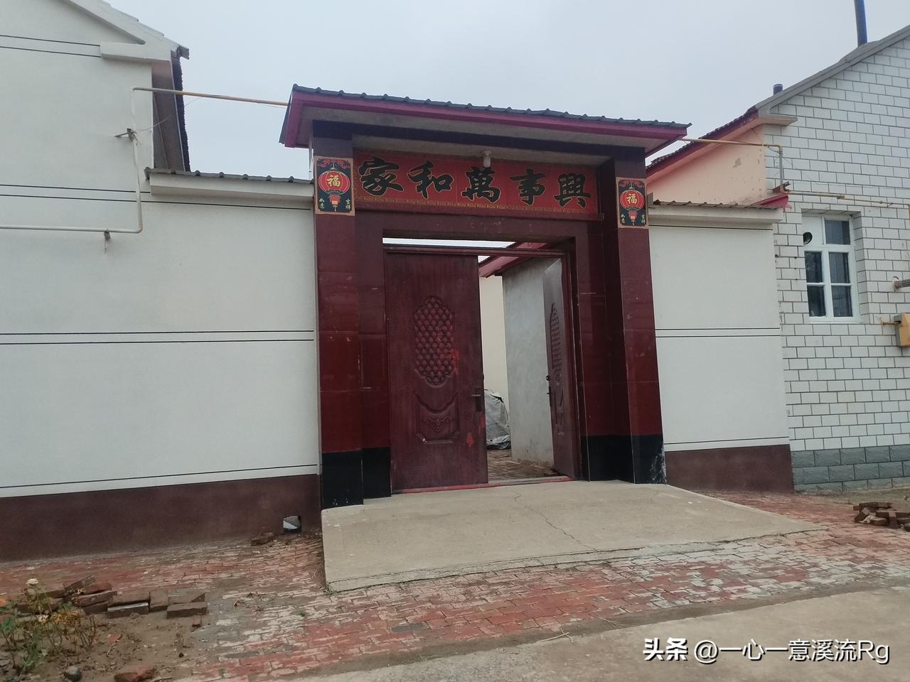 虽然两家门不当户不对，但是父母都是明事理的人，好的家教家风，才能有好的子女，好的