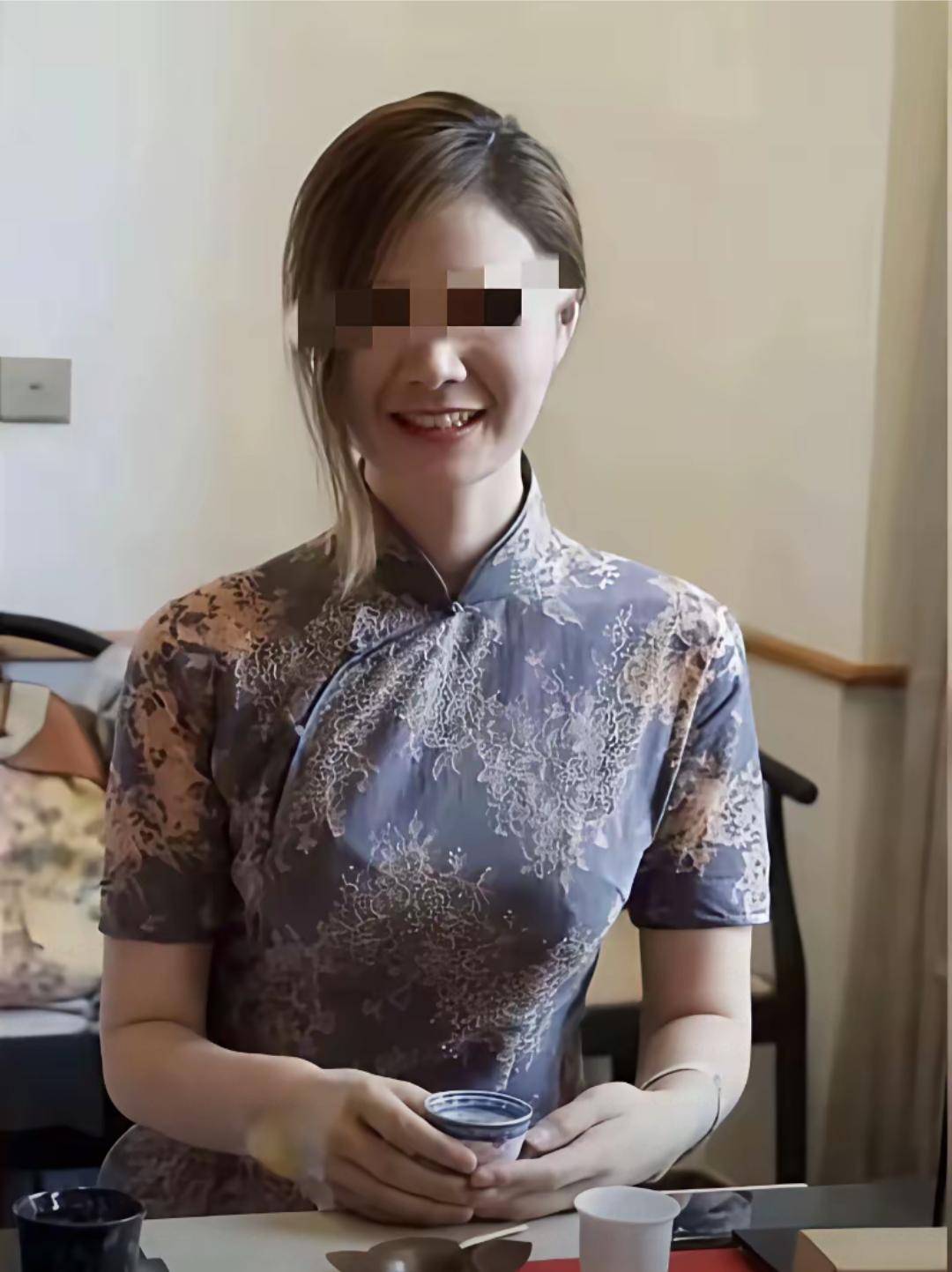 曹三姐村里人都传开了，姐妹俩把唐某杰带回家，村里人都觉得这姐妹俩有出息了，就是不