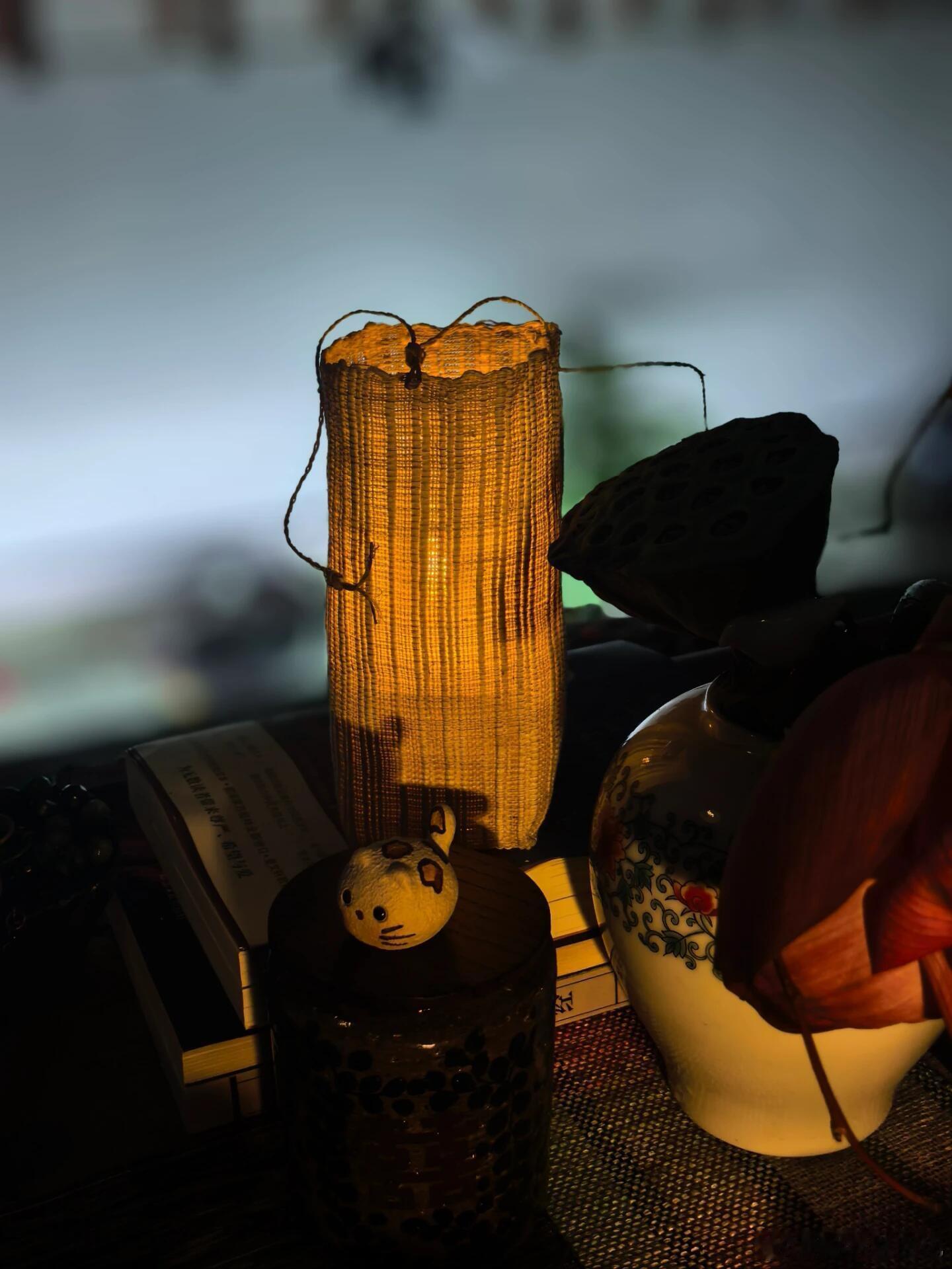 始终觉得，一个人最顶级的魅力， 从来不是智商的碾压，不是话术的精巧，更不是世俗意