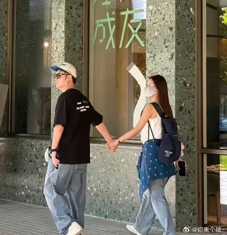 张子萱在2015年1月29日公开承认了自己与陈赫的关系，当时她还在和前夫办理离婚