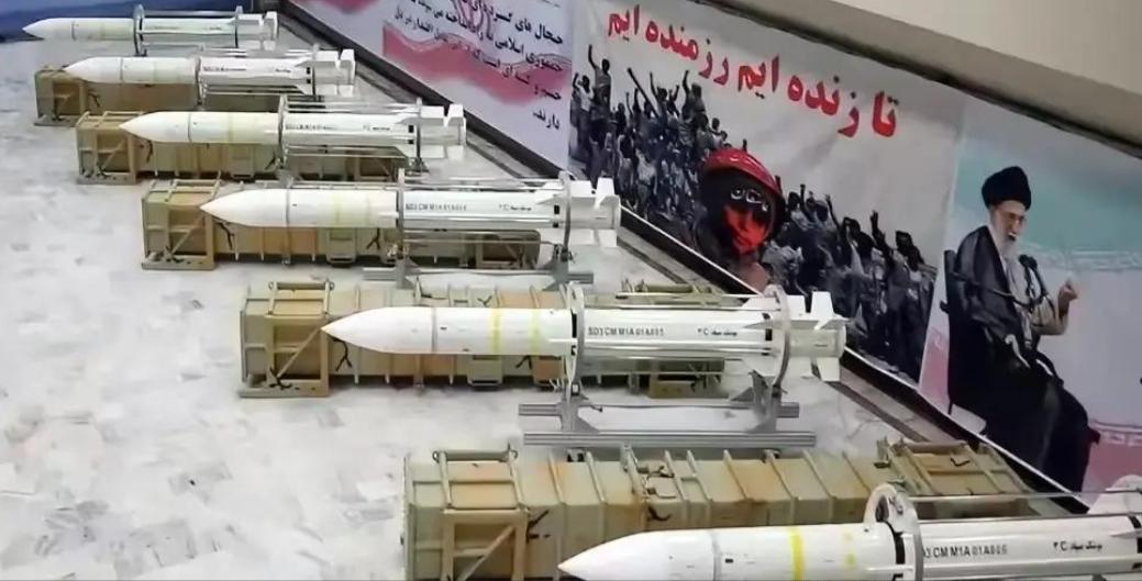 美军打击伊朗，除了俄罗斯，大概率没有国家去帮助伊朗，因为伊朗把人都得罪光了！20