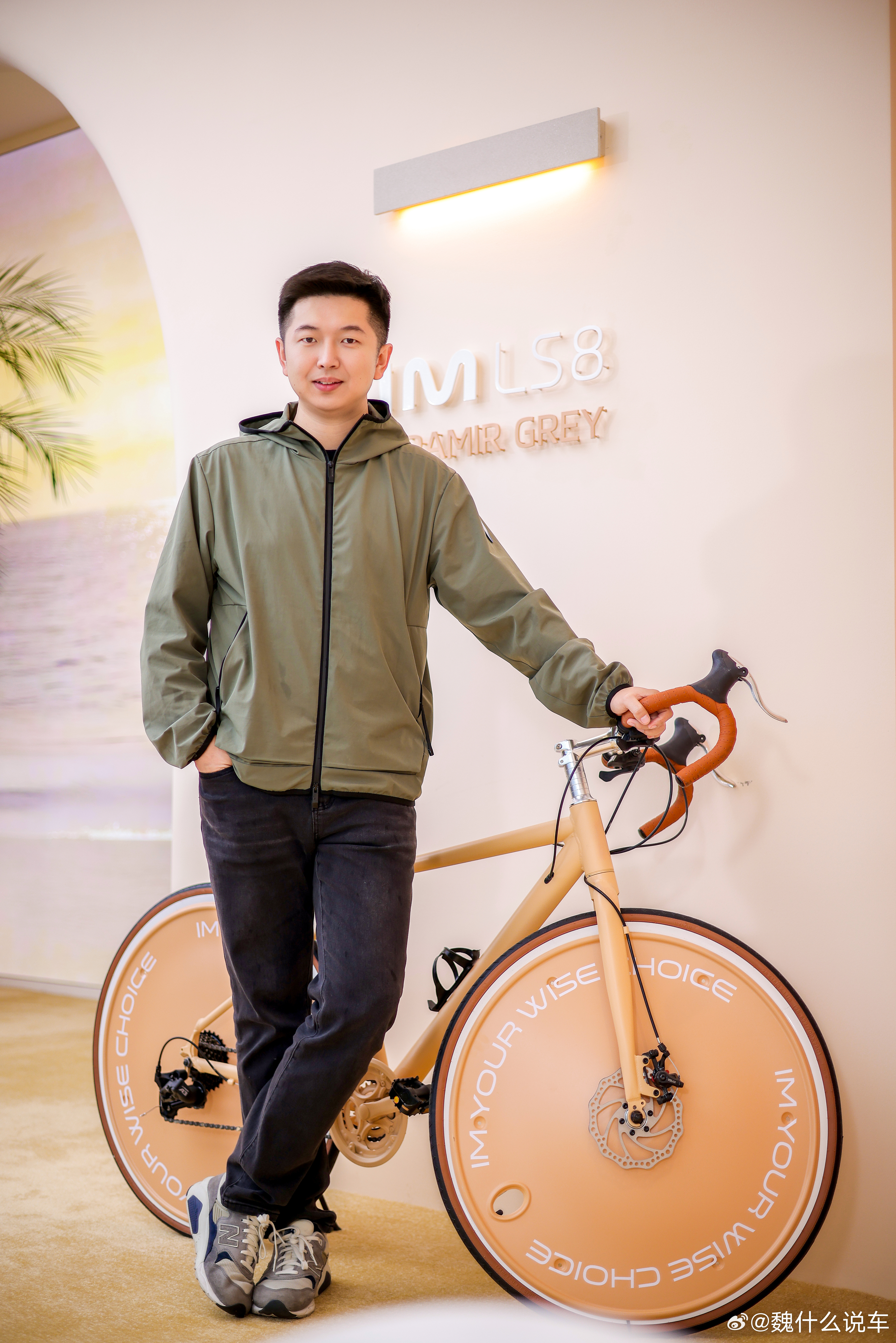 想了一路没想明白别人都让跟车拍为啥我就让指导着跟自行车拍牛马的一天 就是这么匆忙