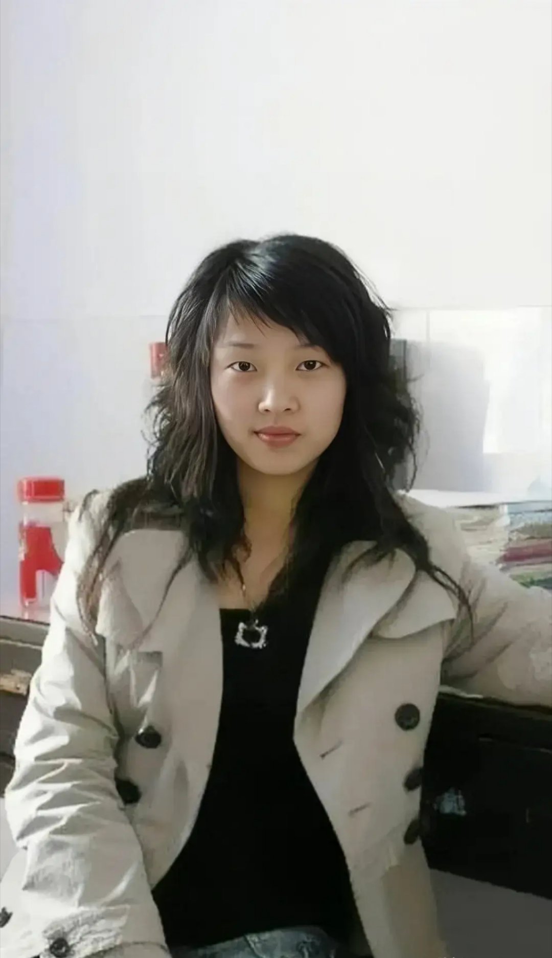 最美教师”袁文婷，汶川地震勇救13名学生，最好的青春定格在26岁。[鲜花][鲜花