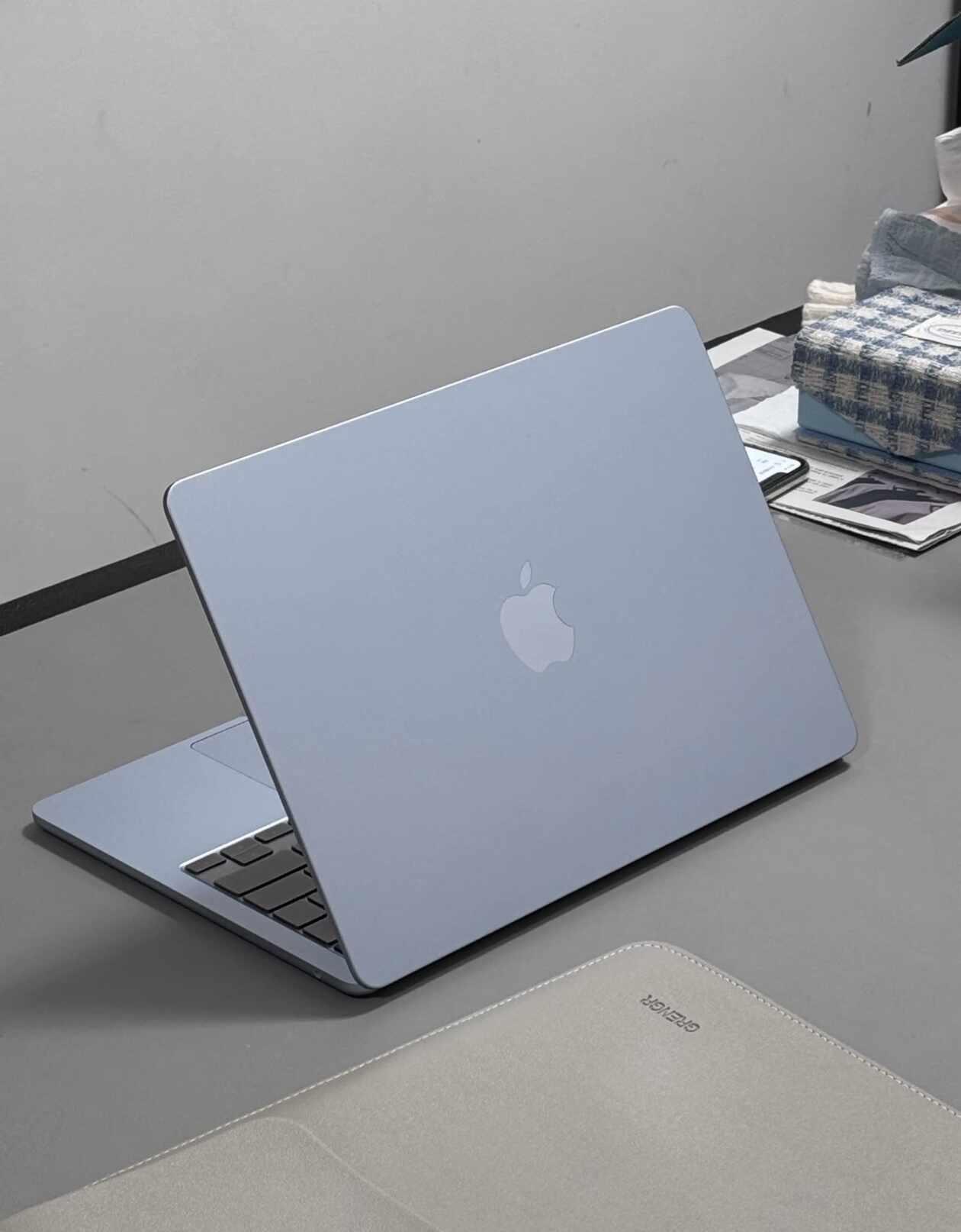 MacBook相比于WIN值得买吗……
一直在观望Mac，早就想入手了，看了无数