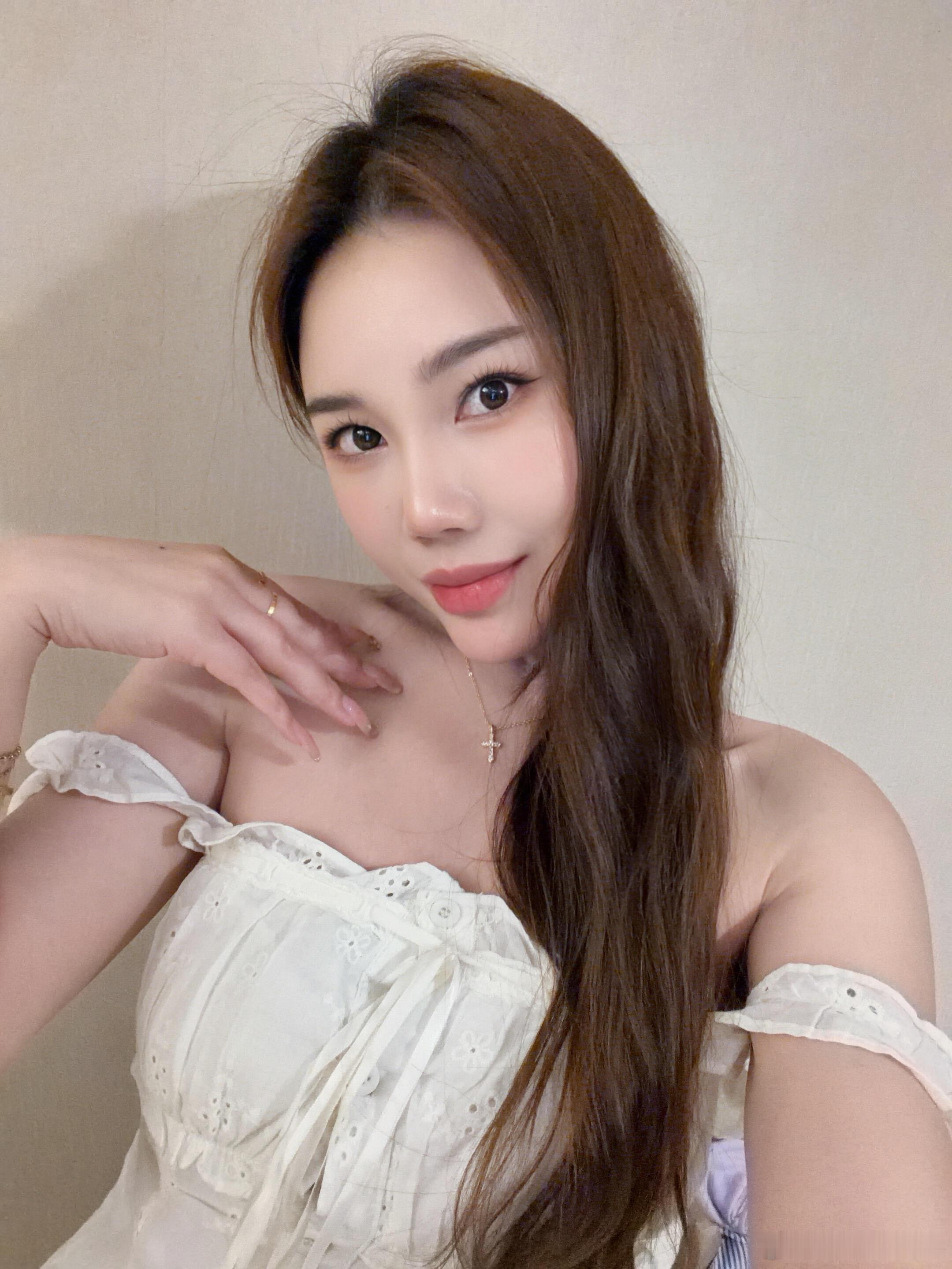 劣质的香水是没有后调的 人也是～ 