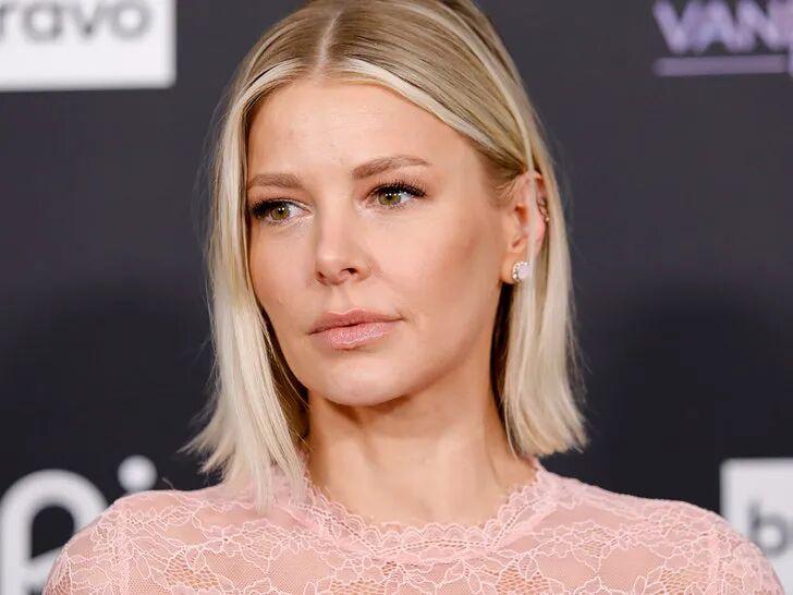 Ariana Madix在洛杉矶的家被盗，珠宝被盗。
 美国女星Ariana M