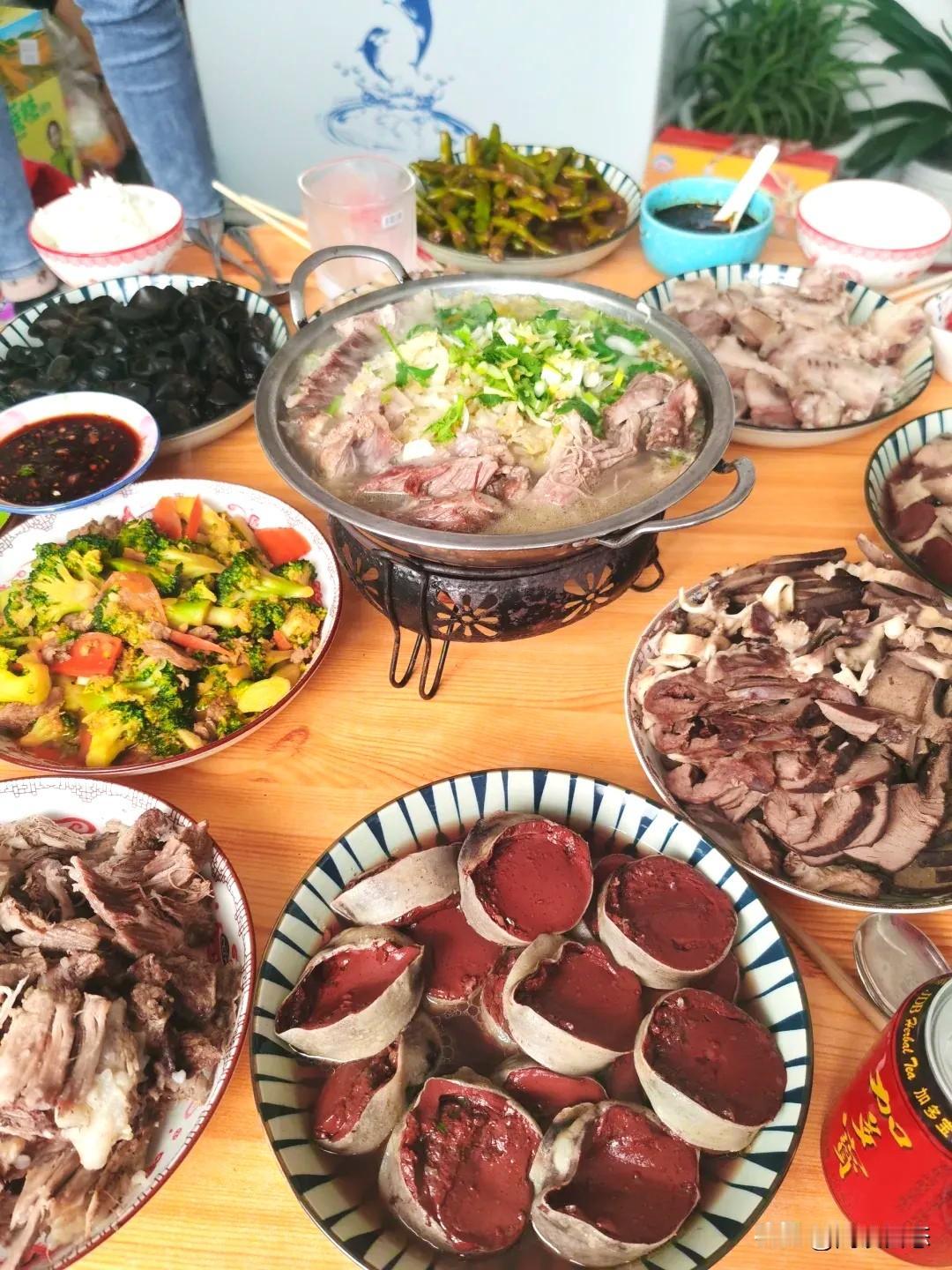 千万流量来的就这么容易，只需要10头二师兄。目前大家生活都好了，并不是缺这口肉。