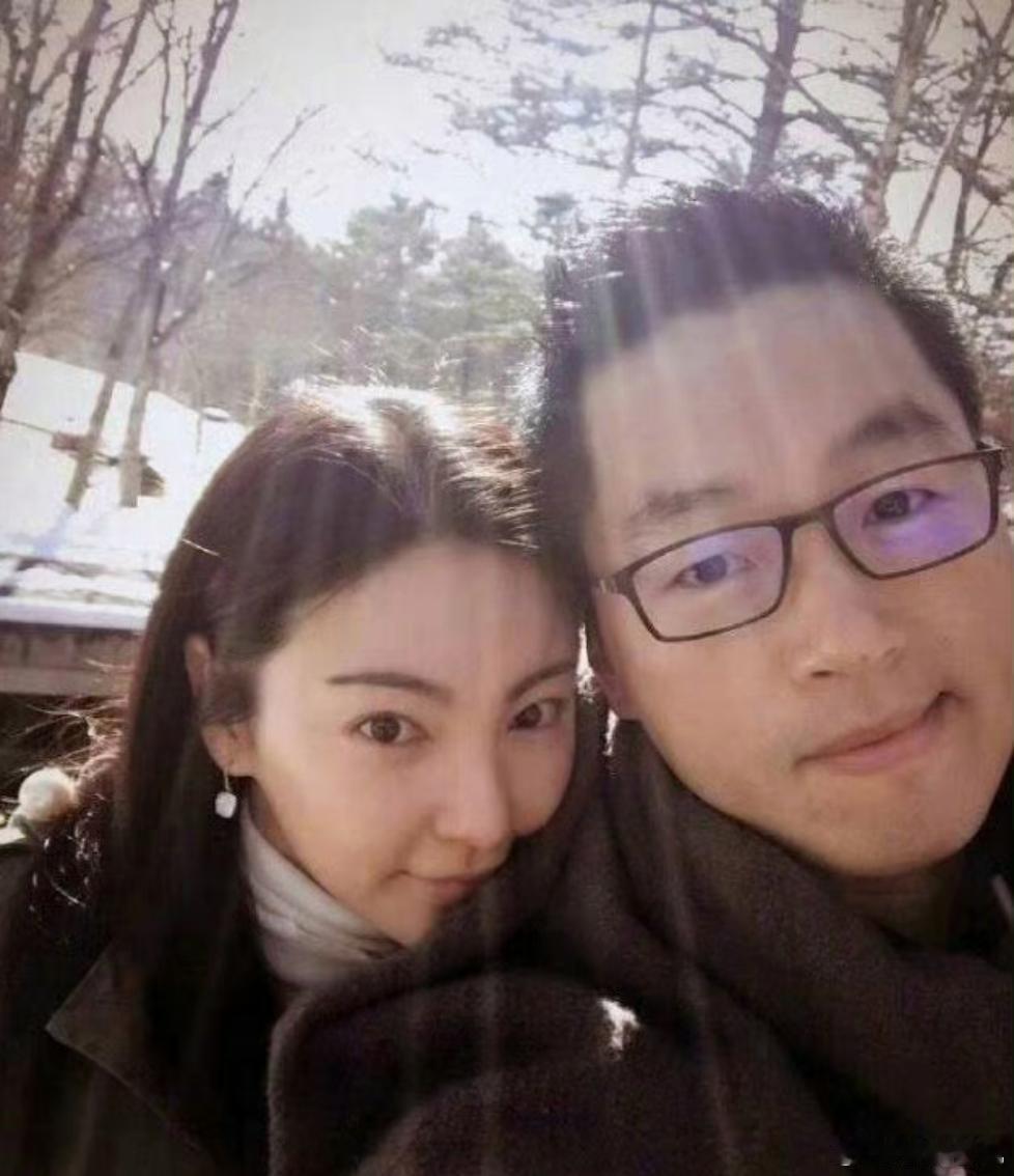 #袁巴元否认张雨绮是小三# 对于袁巴元前女友葛晓倩爆料张雨绮是小三一事，袁巴元发