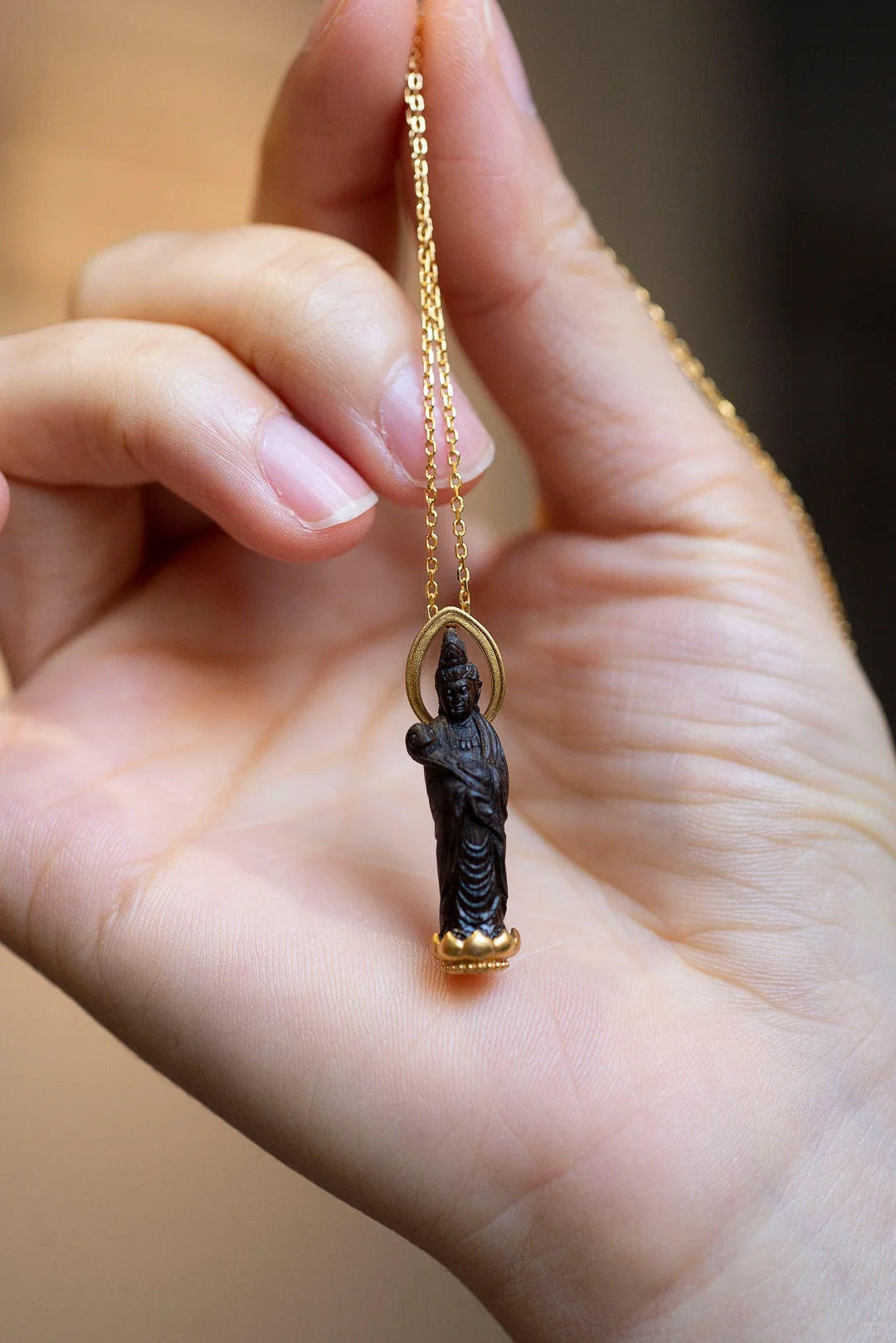 精品沉香观音随身佛，必须入这款沉香护身符