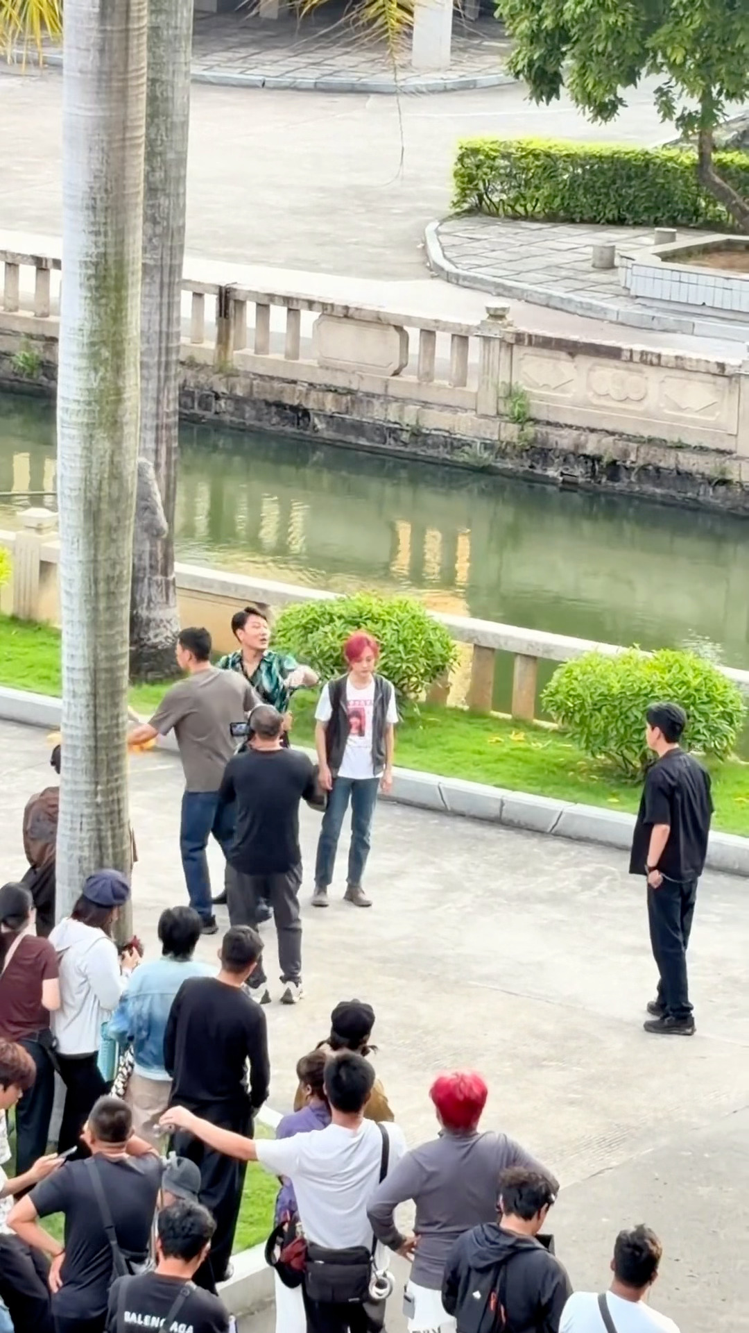 有人给耿👮♂️送锦旗哈哈哈秦俊杰原地逃离