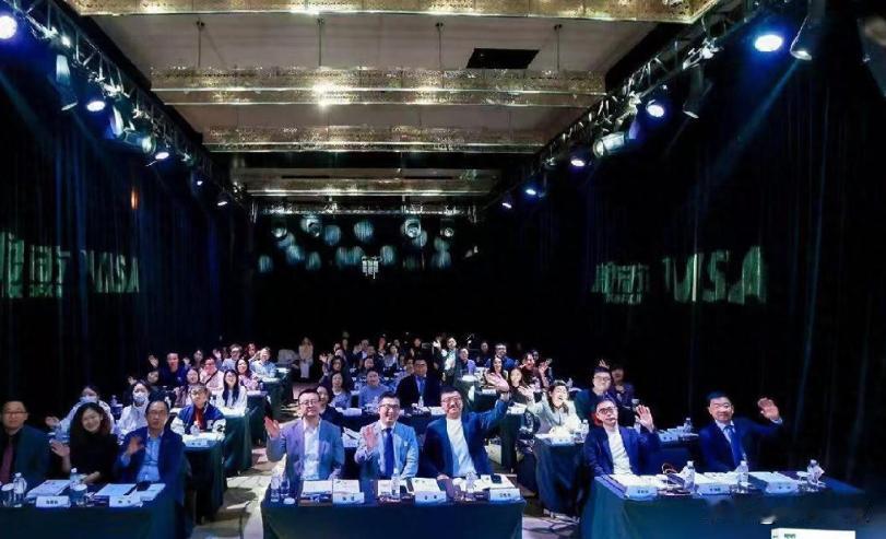 本科留学意向63%创12年新高，普通学生成留学主力。
经济观察报报道，3月17日