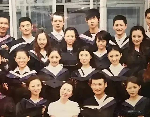 我说这里面有景甜，阚清子，郑爽，你能认出哪个是她们吗？#景甜真实魅力#