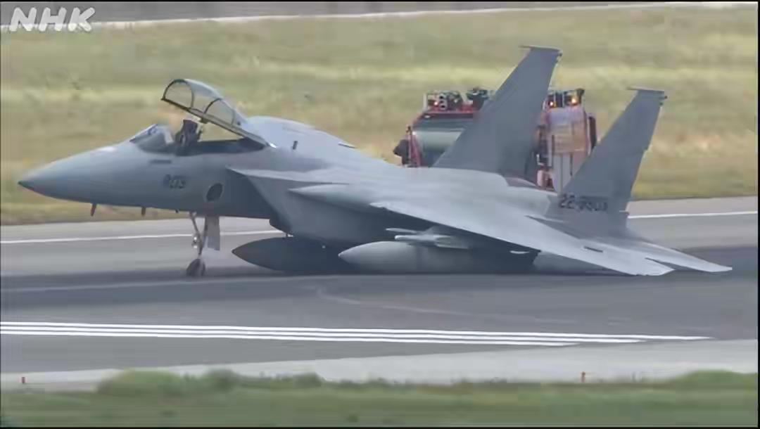 中国新型无人机巡逻！日本F15累瘫了！
8月18号，就在中国一架tb-001双尾