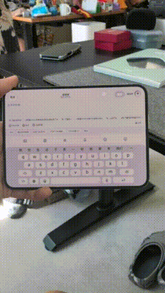 iPhone Duo这输入法适配问题很大啊[允悲]好几个bug都是在展开横屏出现