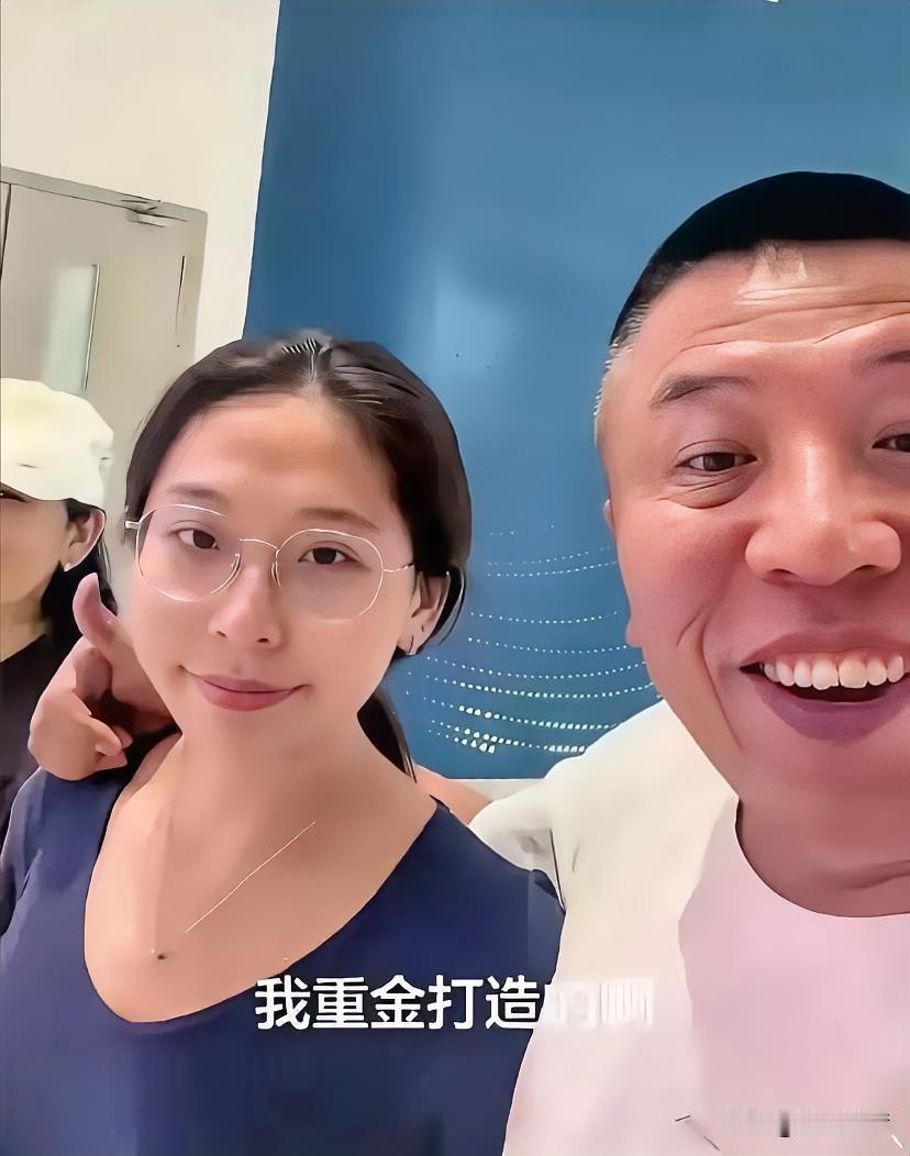这位老父亲要失望了
本以为花重金养出了一个金凤凰，谁知变成了人人嫌弃的“三通一达