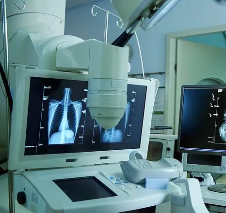 想学医，还要考大城市学校，就业形势不一样

他学的是影像技术
学校在一线城市
