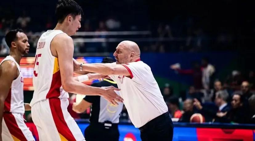 谁能进军巴黎?亚洲6队将全部参加排位赛亚洲球队小组战绩只有日本赢了一场，其它球队