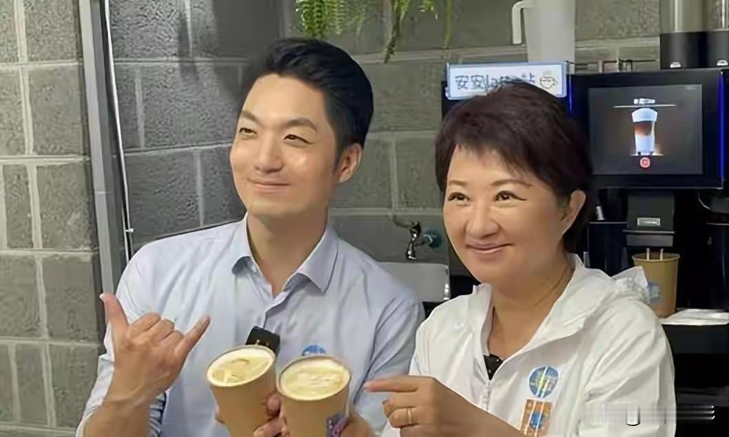 蒋万安连任市长都能拿六成票，怎么反而不能选2028了？

国民党台北市议员张斯纲