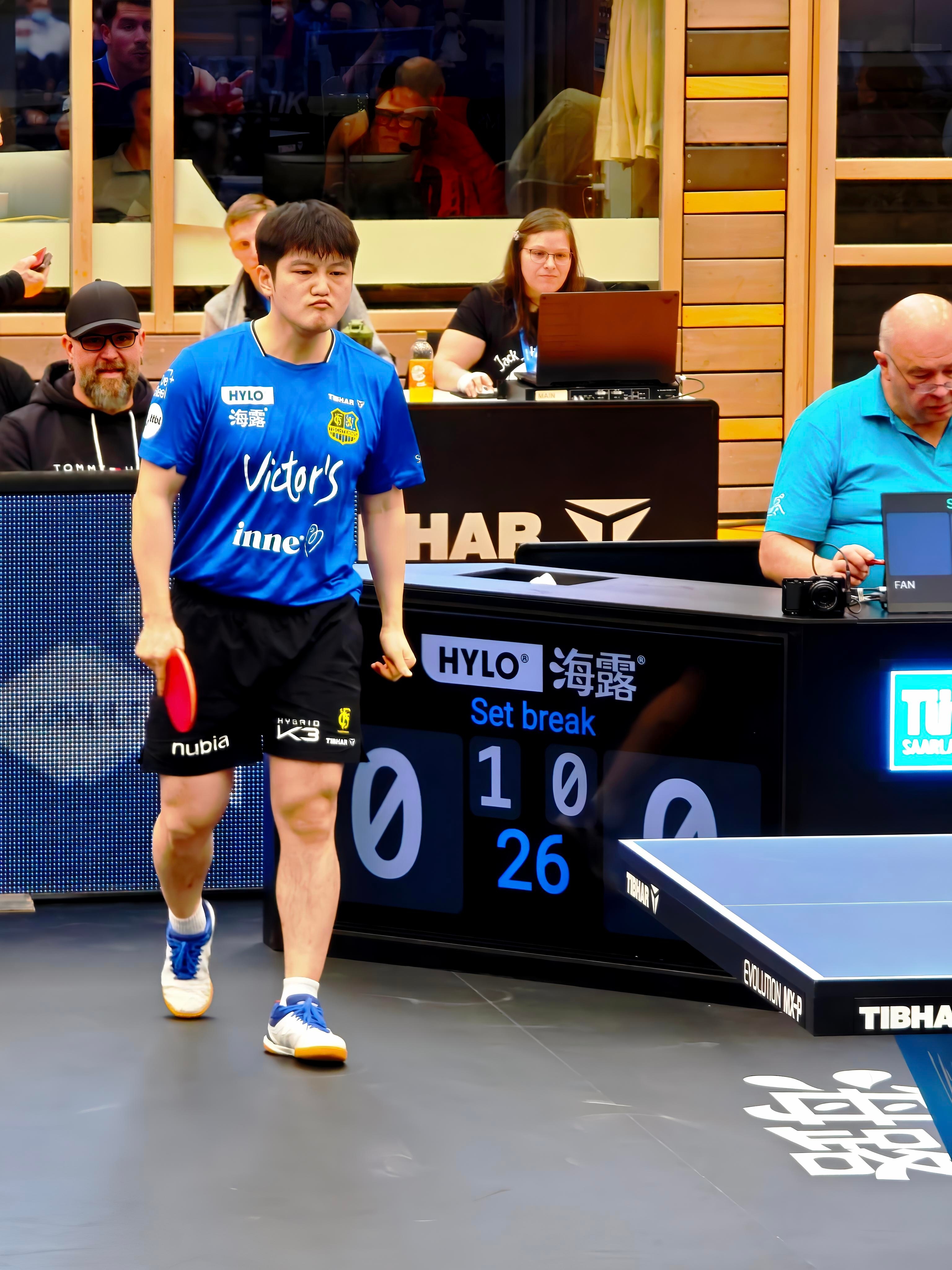 小东特有的撅嘴耸鼻，小表情太可爱啦！ 