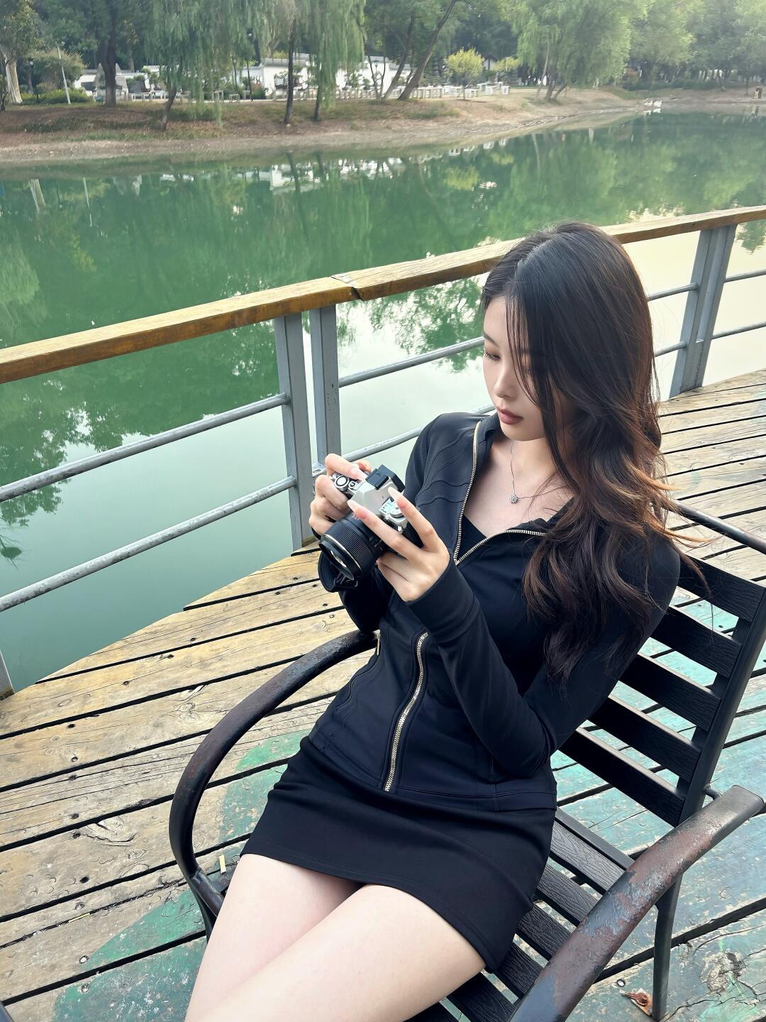故事人人有，只是各不同。在咖啡一样苦的日子里，要学会自己给自己放糖。生...