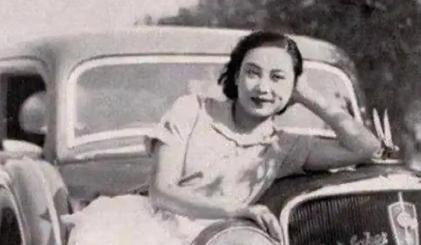 1938年，41岁戴笠借口加班，把秘书余淑衡，带到了卧房，戴笠递给她一杯咖啡：“