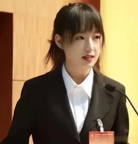 有人说川大不是护犊子，而是不敢对张薇怎么样，难不成校领导们有什么把柄被此女抓住了