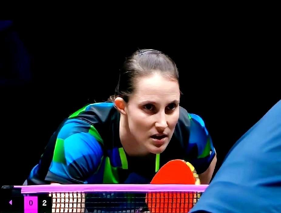 刚爆冷赢过两位国乒主力的温特，0:3被横扫一轮游。
 
上周新加坡大满贯她刚拿了