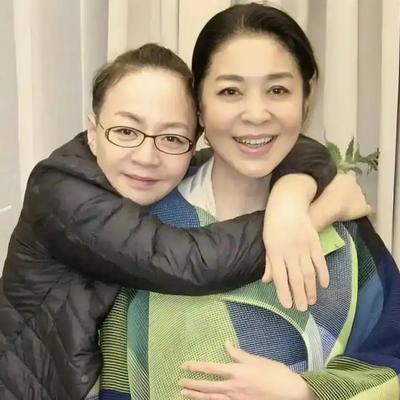1996年，宋丹丹告诉倪萍，陈凯歌外面有人了。听到这句话，倪萍瞬间被愤怒冲昏了头