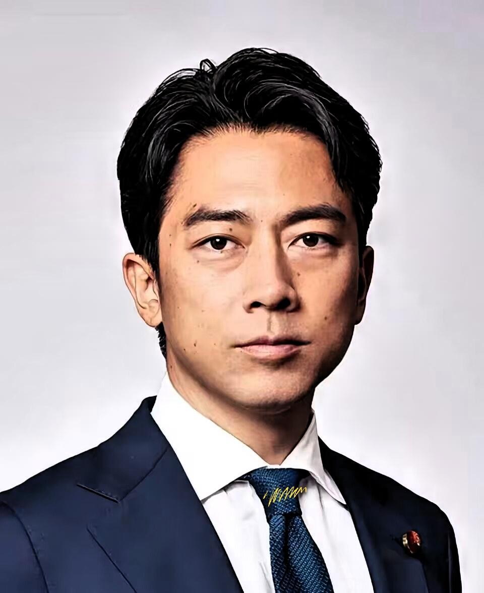 就在刚刚
日本宣布了
9月13日，日本农林水产大臣小泉进次郎正式宣布参选自民党总
