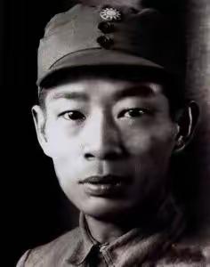 1937年，周子昆在延安窑洞正式娶了小自己12岁的娇妻，20多位中央领导出席，大