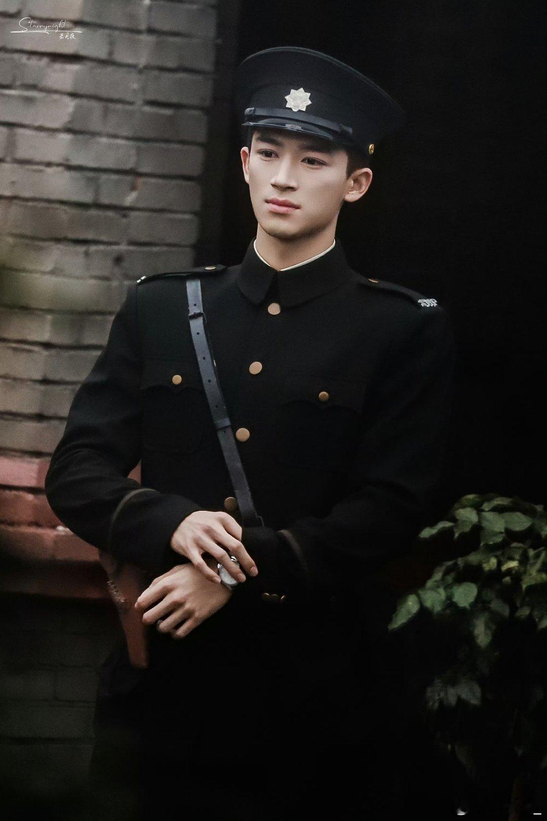 王星越这一段有晋江味儿了 这段戏的拉扯感和氛围感都很到位，王星越把探长的矛盾与深