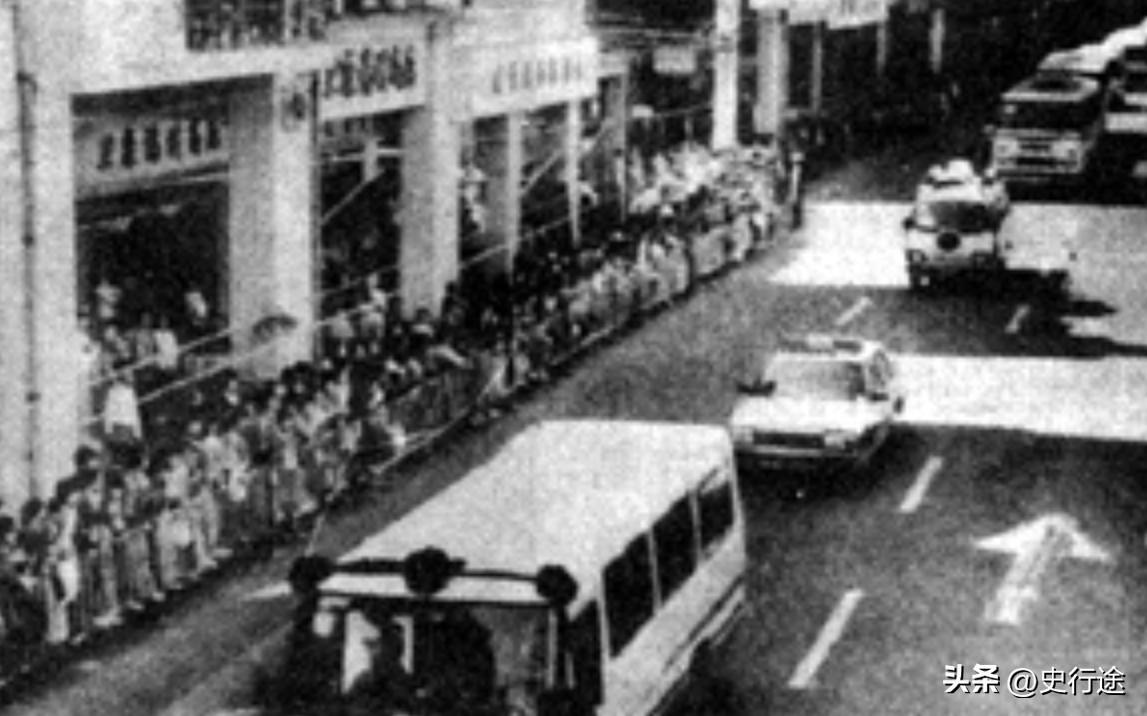 1986年10月22日，叶剑英去世，他的多位遗孀将受邀参加追悼会，排序成为了最大