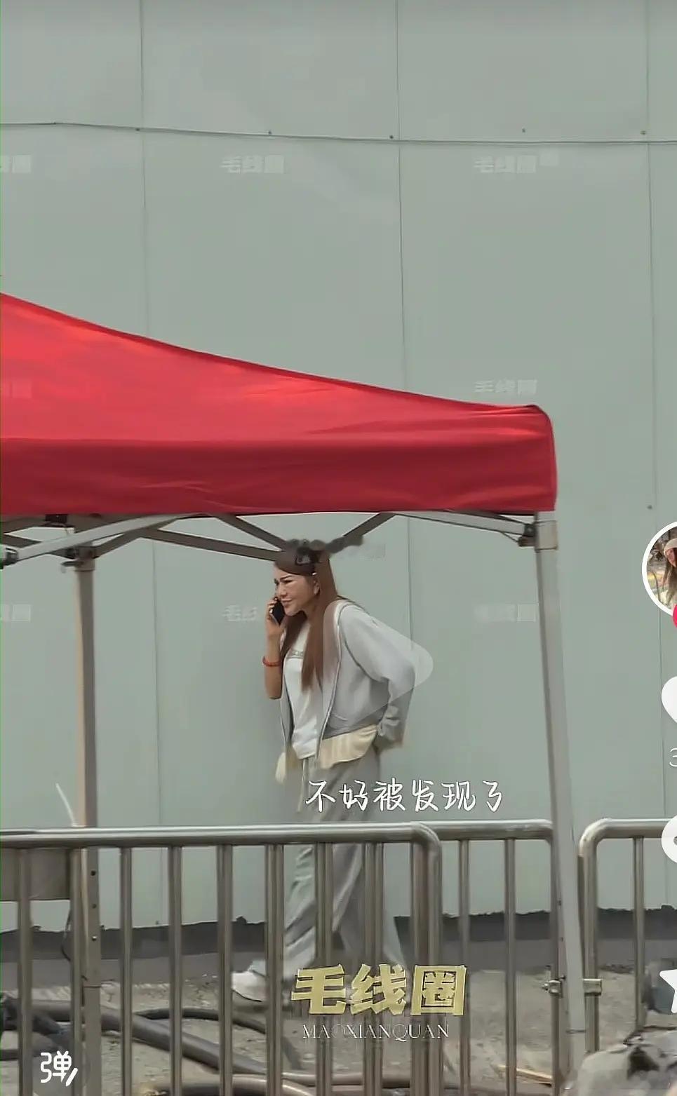 乌兰图雅来到浪姐都不笑了，半永久笑脸都没了 