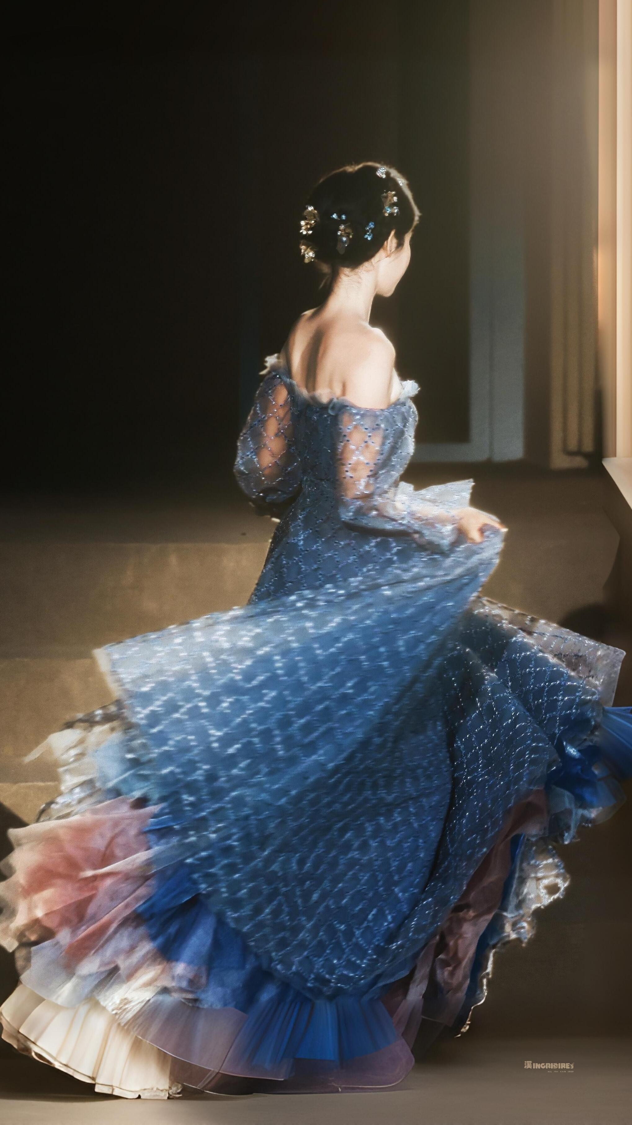 王玉雯｜“流光溢彩 普渡众生”掉落几张昨天的神明少女🌙🦋王玉雯 ​​​