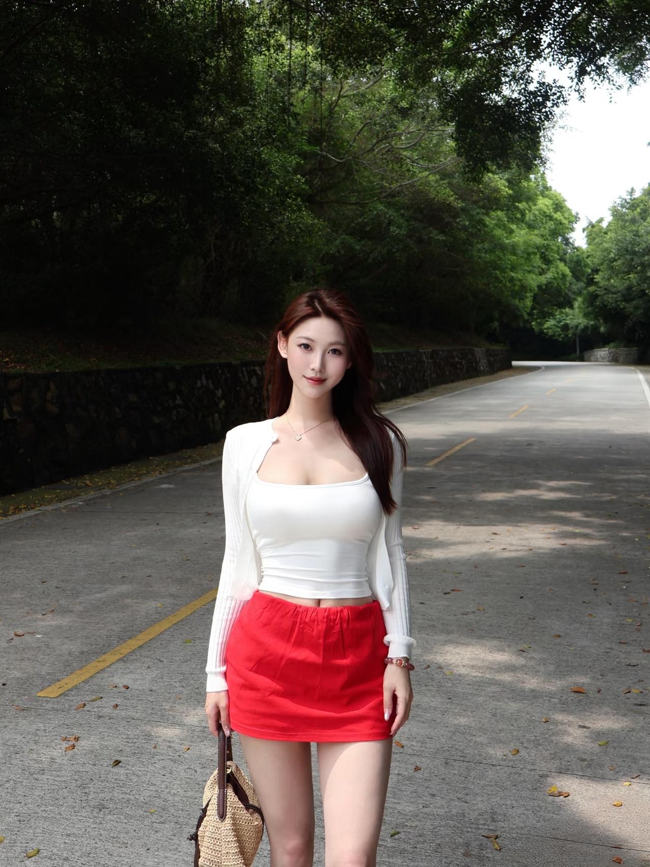 女人如何穿出含蓄的性感?