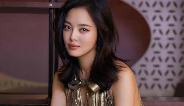 觉得她挺好的呀，为什么有人说她是一个把欲望和野心写在脸上女演员，还说如果未来娶老