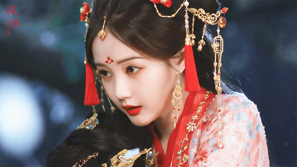 ⭕ 【盘点红挂坠头饰】[期待][期待][期待]李一桐 《书卷一梦》宋一梦田曦薇 