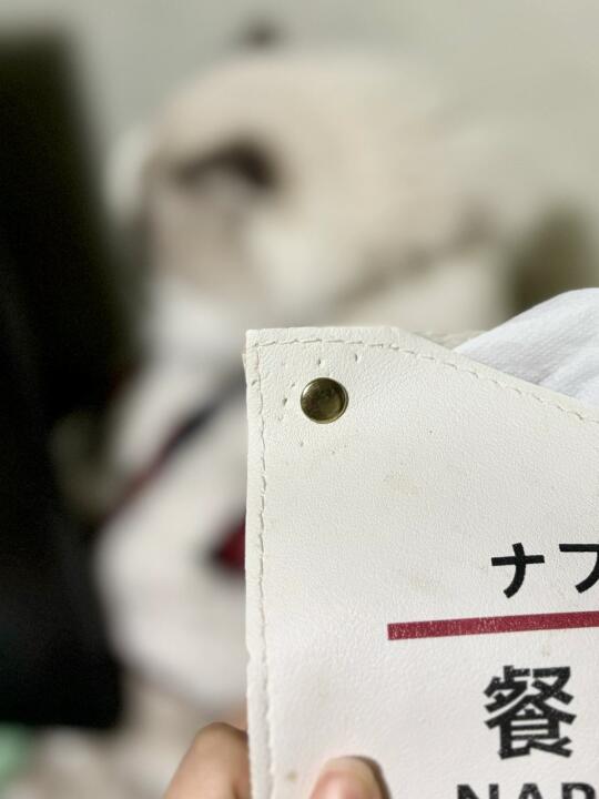 最近家里出现了很多这个小洞，这是啥咬的