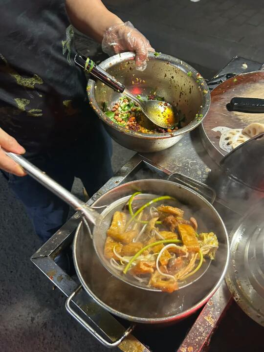 株洲！！不起眼的小摊！吃到了神级热卤…