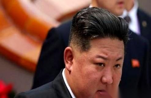 这事儿绝了。
人家把一个能打到你老家的洲际核导弹基地，建了整整20年，就建在咱们