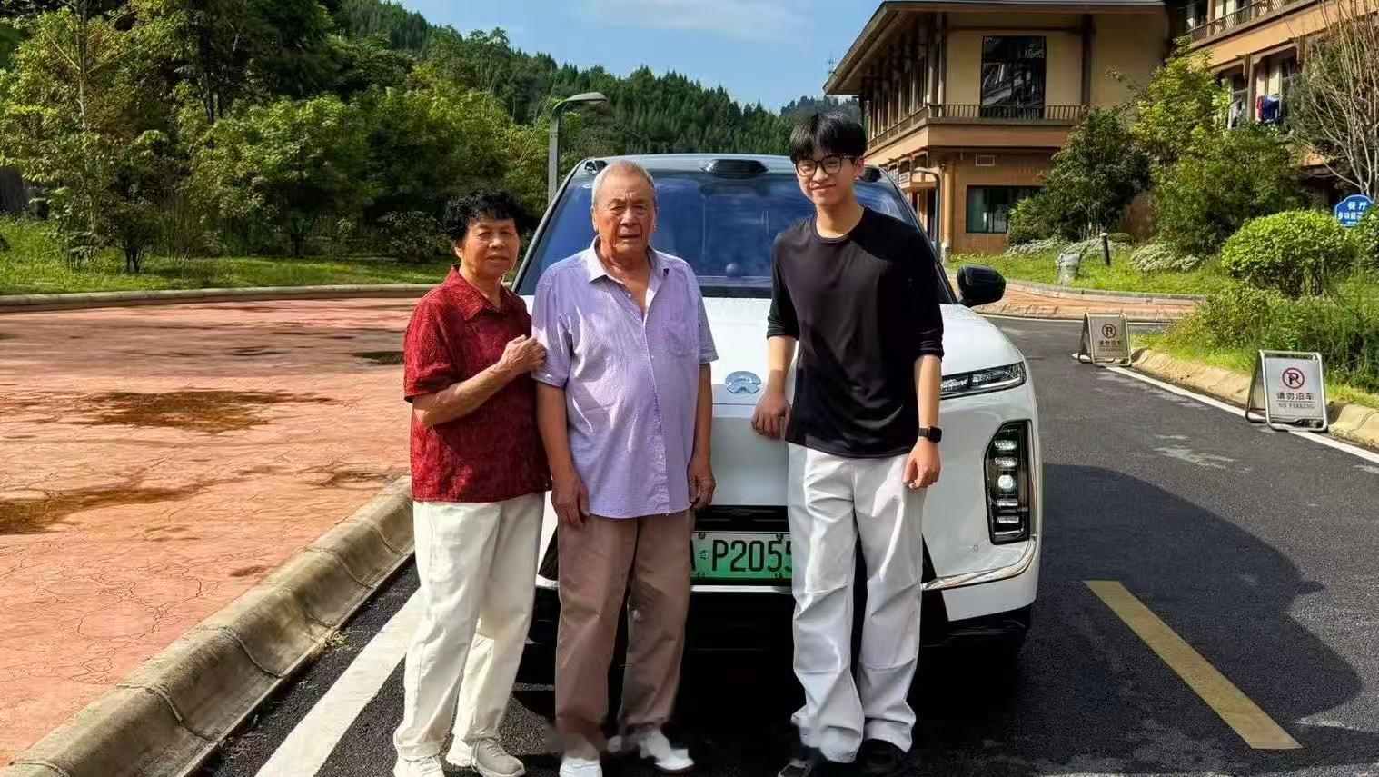一路黔行 带爷爷奶奶贵州之旅的第一站 凯里 
