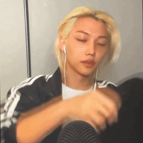 无论是哪个团的油腻超雄男都很爱展现男人味 