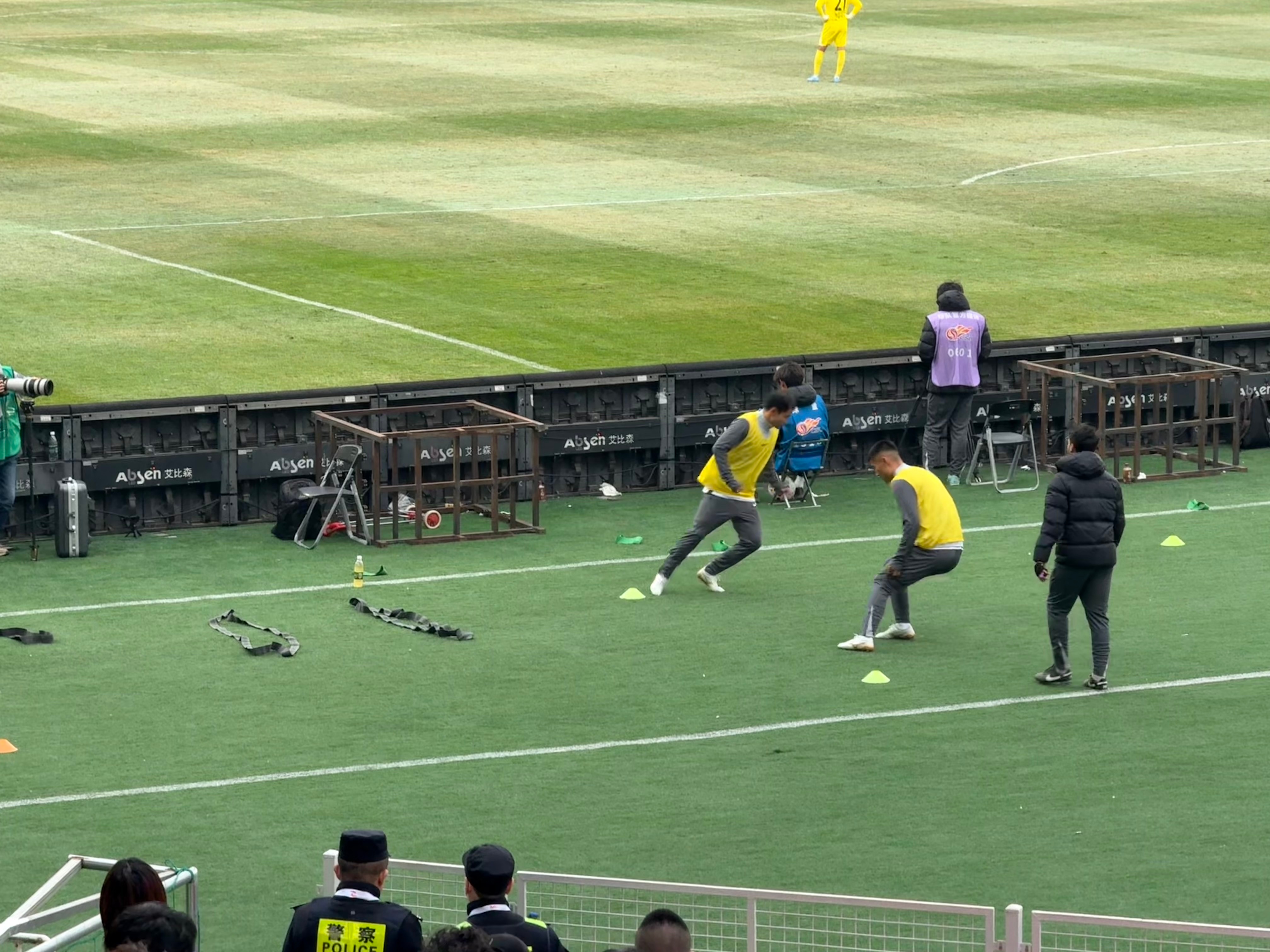 两个应该首发的后腰，在这了。天津津门虎中超联赛辽宁铁人vs天津津门虎 客观地说，