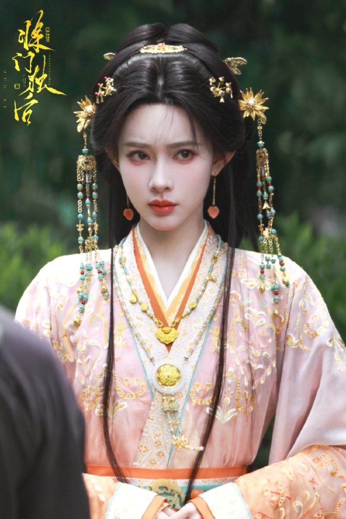 孟子义溢出屏幕的少女感 谁懂啊孟子义也太会藏年纪了，最近的路透里穿亮色衣服灵动又