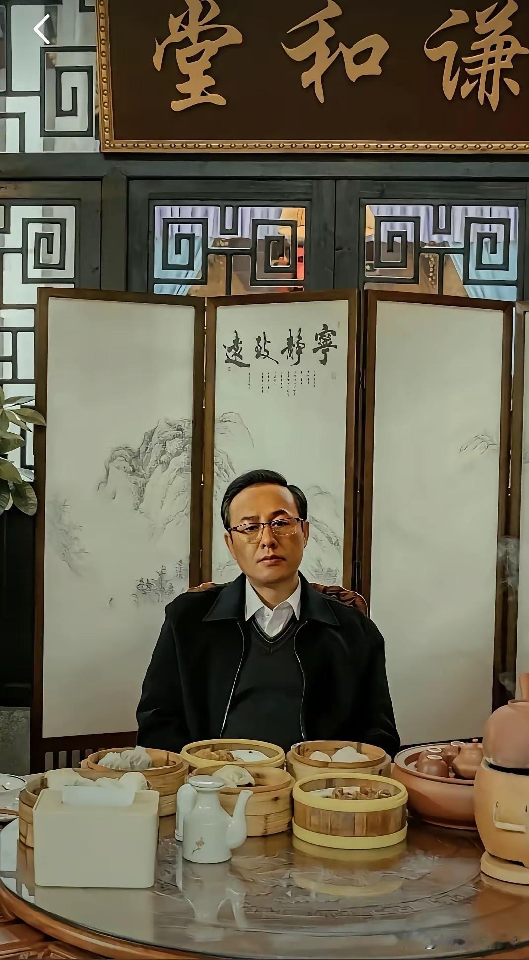 张颂文之所以《狂飙》成功了，主要是很多平凡的人想要不平凡的生活，可惜自己又无能为