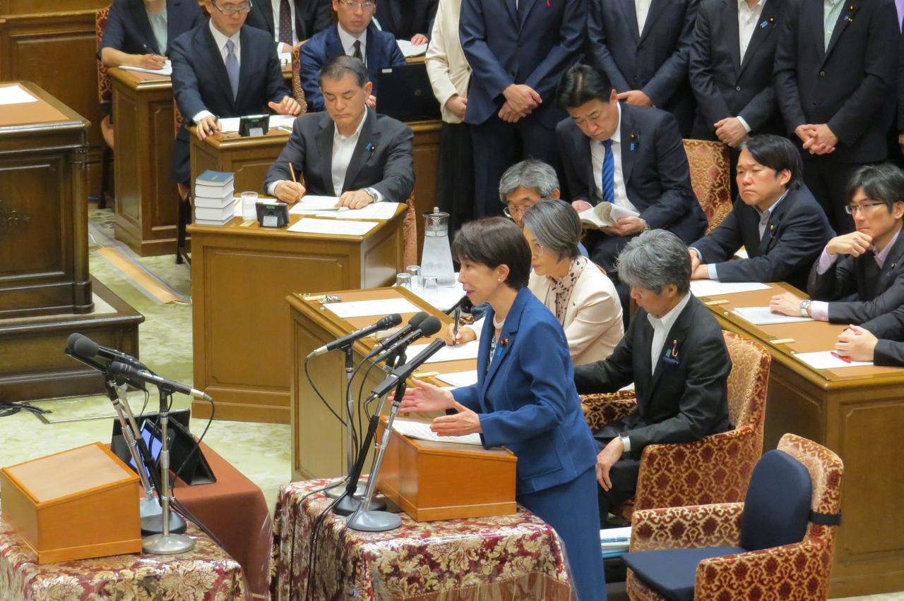 7月17日，日本参议院全体会议表决通过《国旗损坏罪》法，法律正式成立。根据规定，